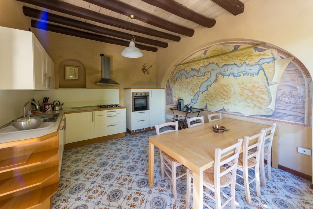 Villa La Rossa Fiumelatte Экстерьер фото
